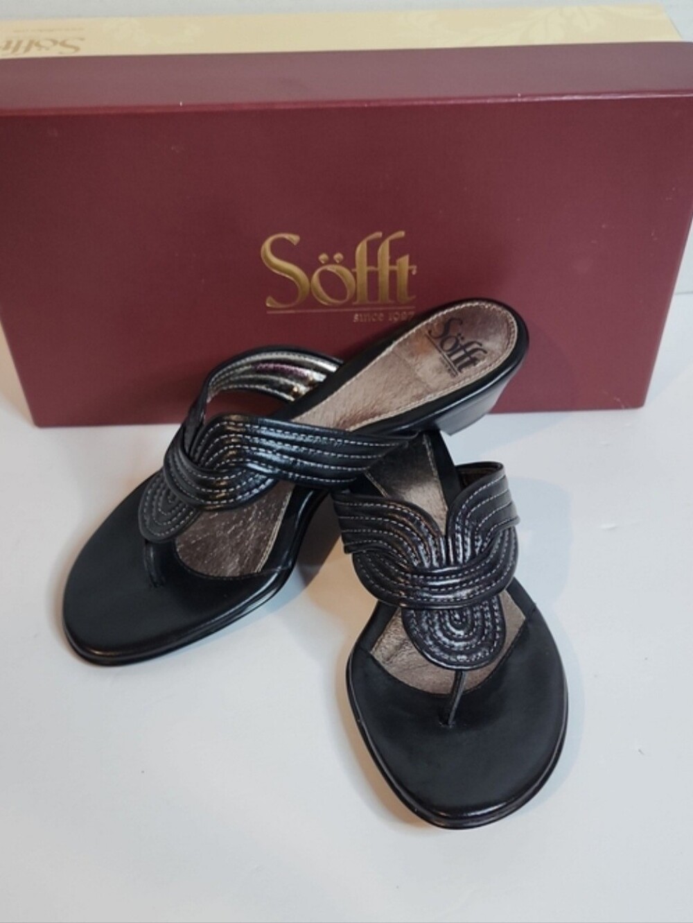 Sofft Fern Thong Leather Sandals NWB